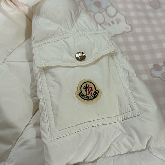 Moncler White Down Jacket - Picture 7 of 9